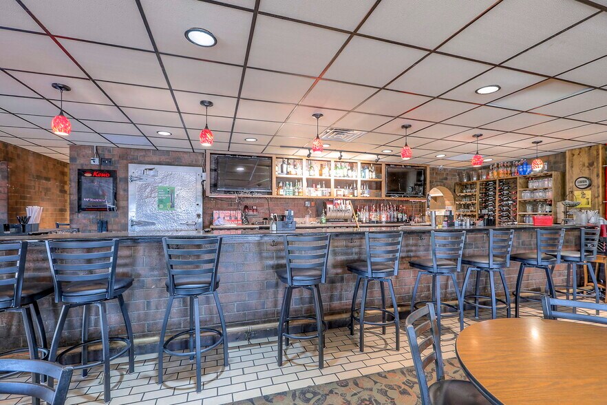 More Photos Of 330 E 135th St, Kansas City Restaurant For Sale