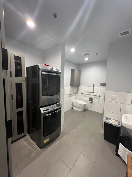 More Photos Of 445 N 2000 W, Springville Flex For Lease