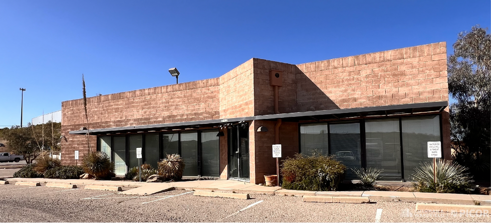 Primary Photo Of 240 N Freeport Dr, Nogales Office For Sale