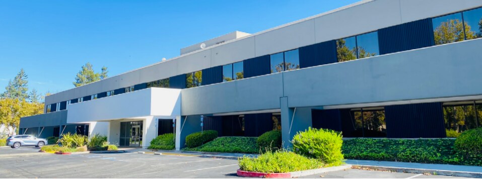 More Photos Of 350 Oakmead Pky, Sunnyvale Research And Development For Lease