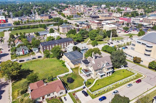 More Photos Of 220 Saint Lawrence Ave, Janesville Storefront Retail Residential For Sale
