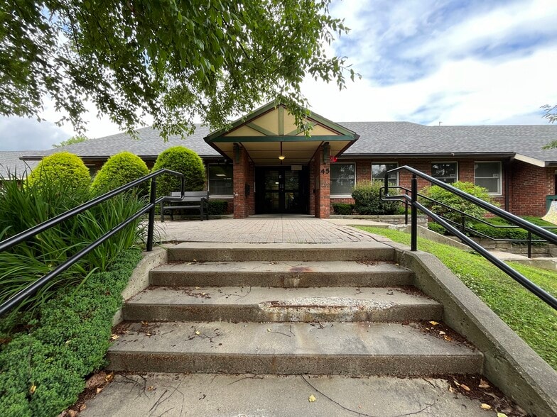 More Photos Of 45 Round Hill Rd, Northampton Office Residential For Sale