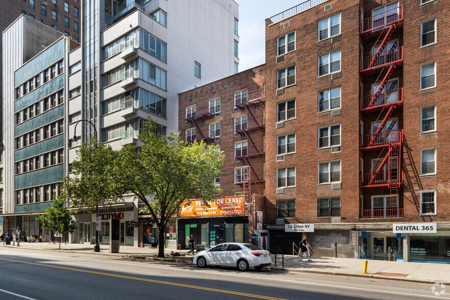 More Photos Of 18 W 14th St, New York Apartments For Lease