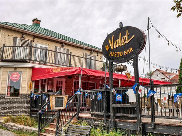 More Photos Of 515 Rue Notre-Dame, Repentigny Storefront For Sale