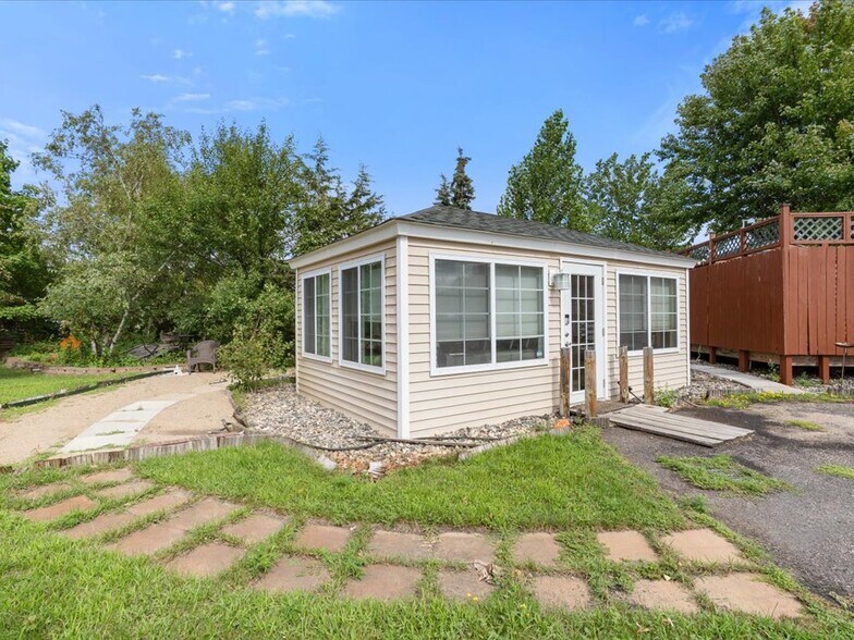 More Photos Of 1435 Anne St NW, Bemidji Office For Sale