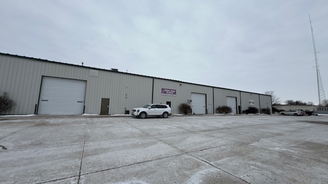 More Photos Of 2902 Gill St, Bloomington Light Manufacturing For Sale