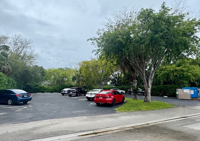 More Photos Of 9690 W Sample Rd, Coral Springs Medical For Lease