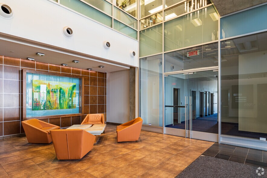 More Photos Of 7055 Boul Taschereau, Brossard Office For Lease