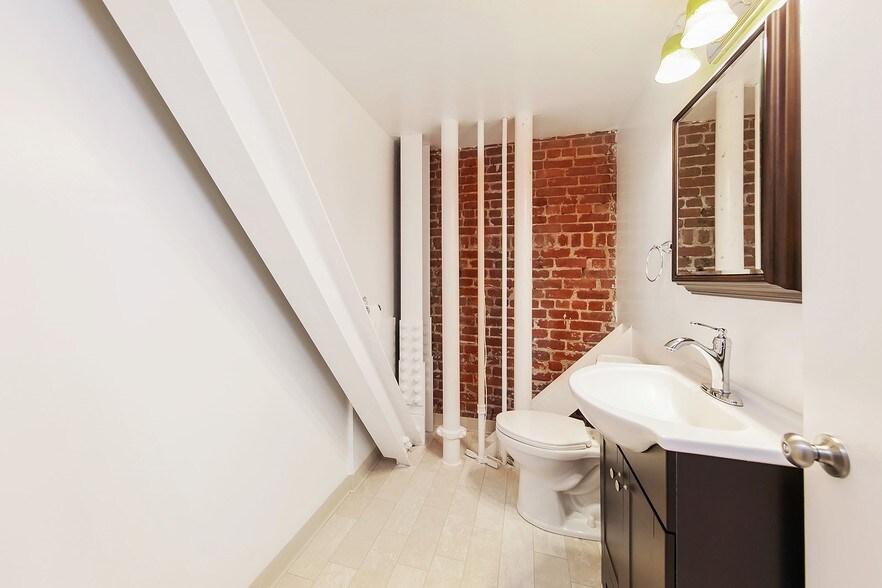 More Photos Of 1242 Market St, San Francisco Loft Creative Space For Lease