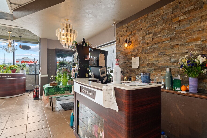 More Photos Of 1304 Ocean Beach Hwy, Longview Storefront Retail Office For Sale