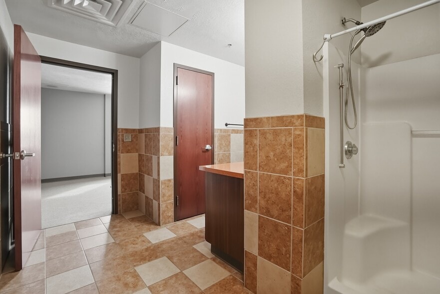 More Photos Of 1151 Industry Rd, Sturgis Manufacturing For Sale