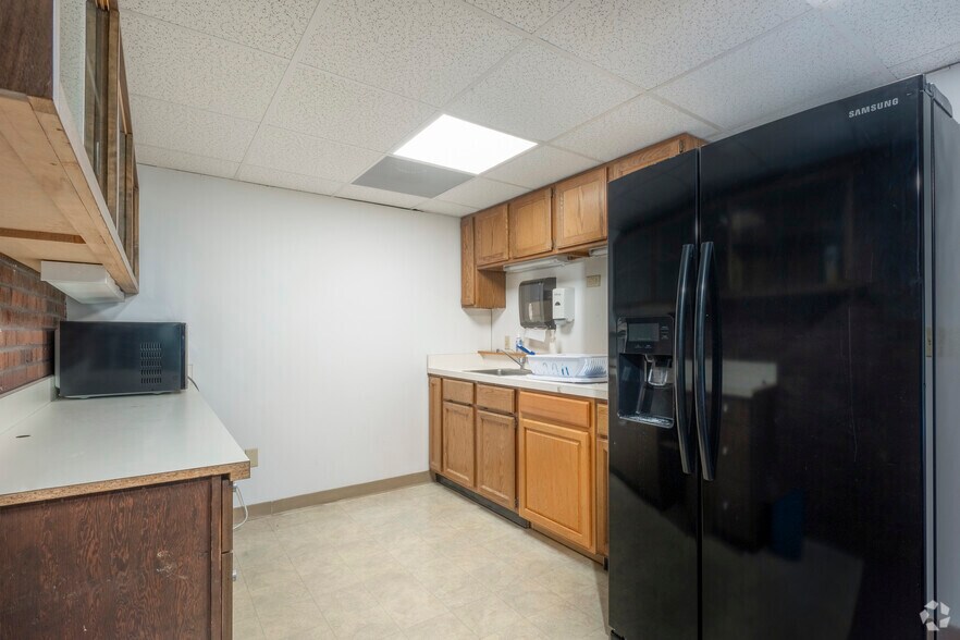 More Photos Of 1020 Regent St, Madison Medical For Lease