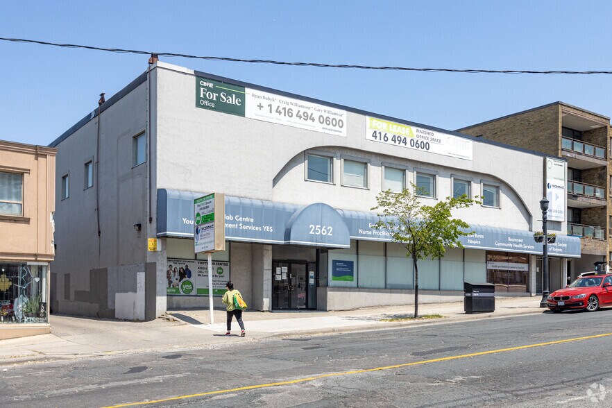 More Photos Of 2562 Eglinton Ave W, Toronto Office For Sale