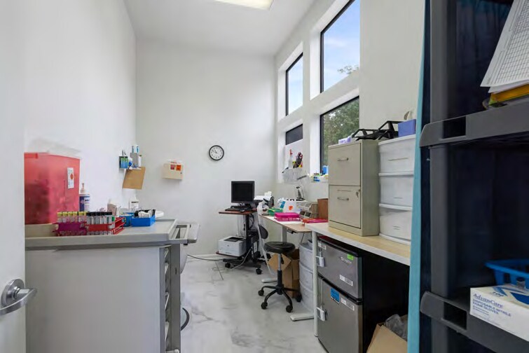 More Photos Of 4114 Bridgeport Way W, University Place Medical For Sale