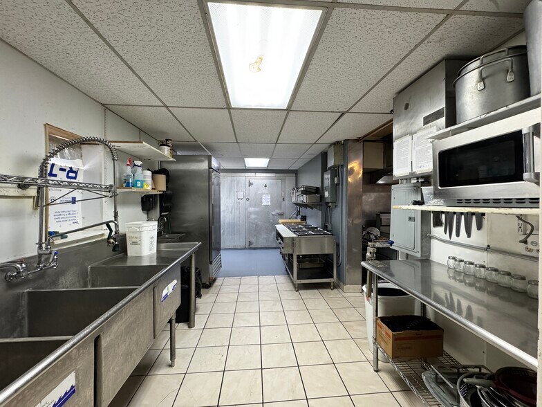 More Photos Of 1550 Missouri Valley Rd, Riverton Restaurant For Sale