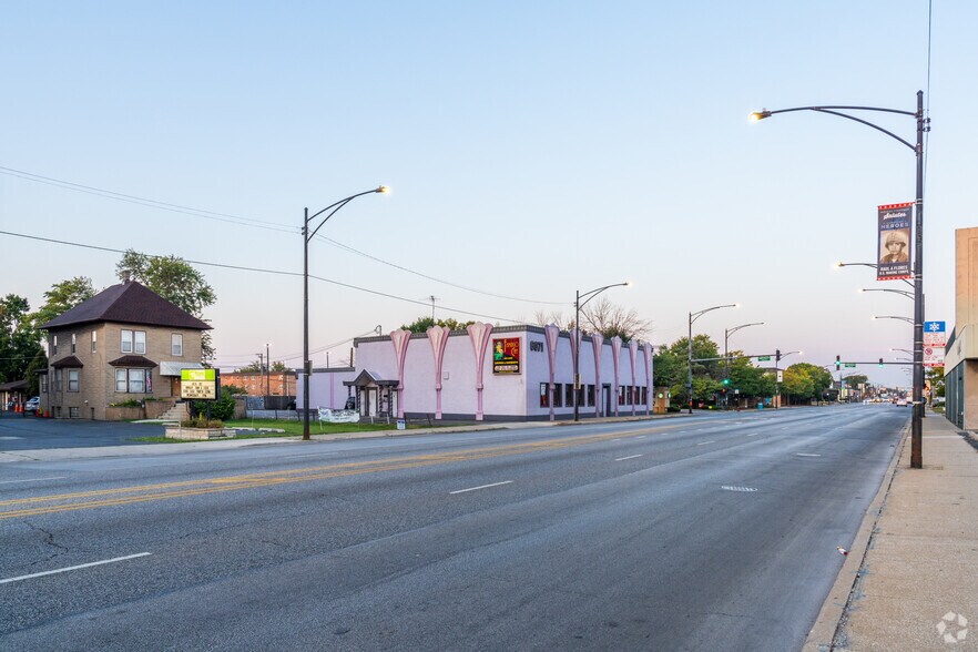 More Photos Of 6071 S Archer Ave, Chicago Restaurant For Sale