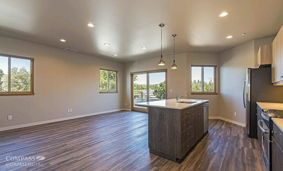 More Photos Of 631 NW Federal St, Bend Storefront Retail Office For Sale