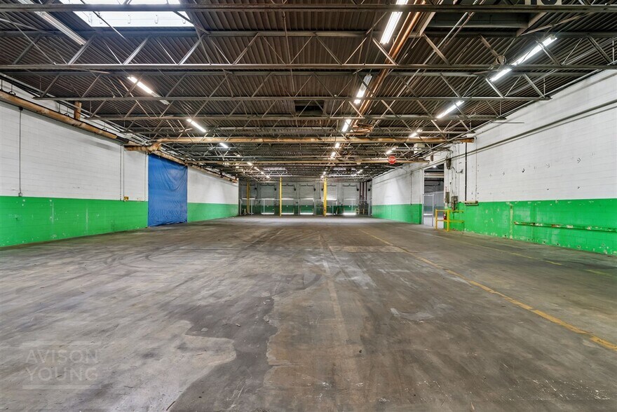 More Photos Of 300 S Main St, Mauldin Warehouse For Sale
