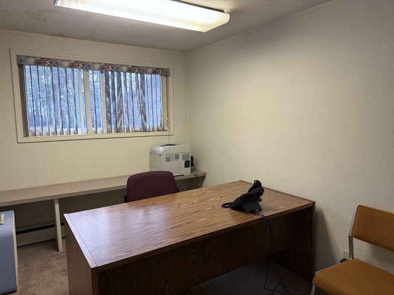 More Photos Of 235 Saratoga Rd, Schenectady Office For Sale