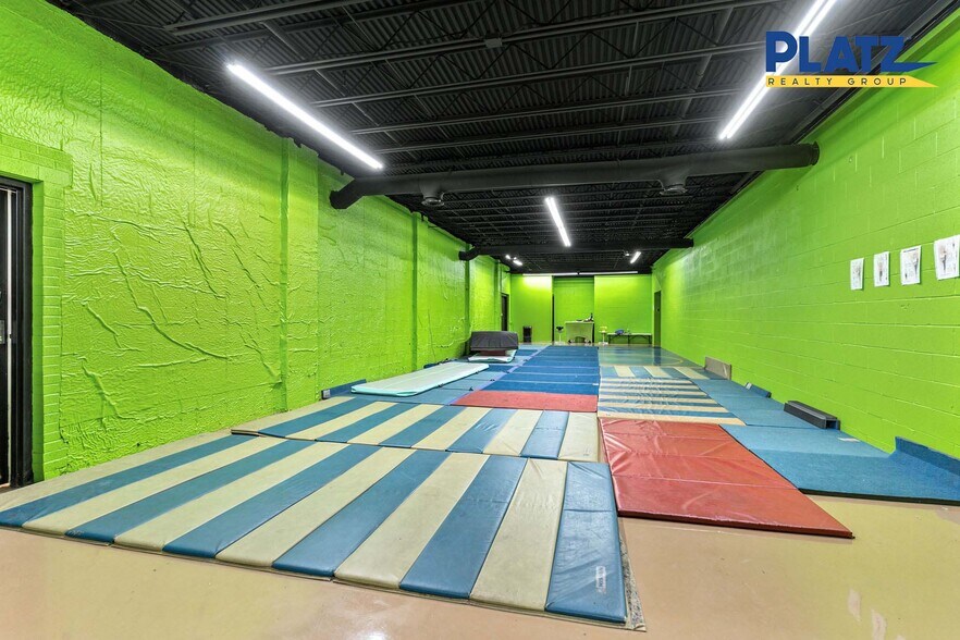 More Photos Of 231-239 Main Ave SW, Warren Storefront For Sale