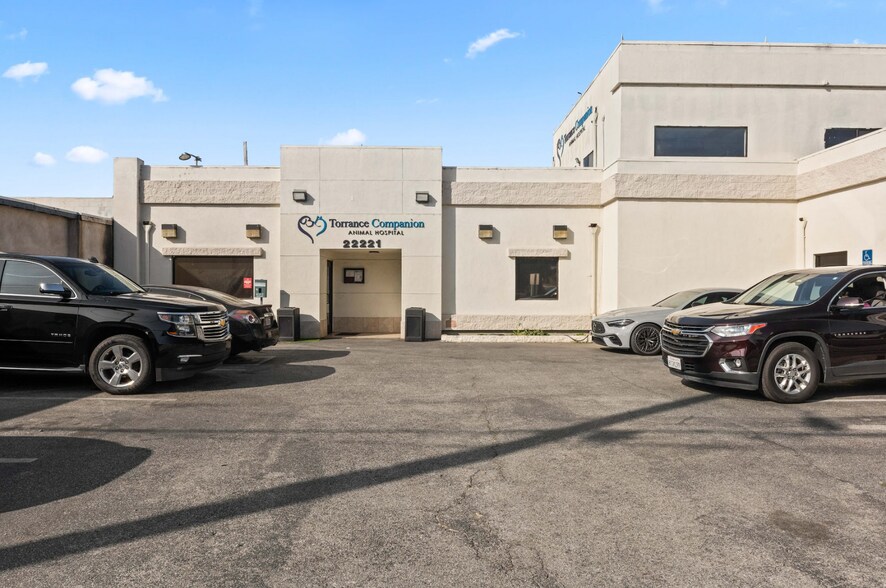 More Photos Of 22221 S Vermont Ave, Torrance Veterinarian Kennel For Sale