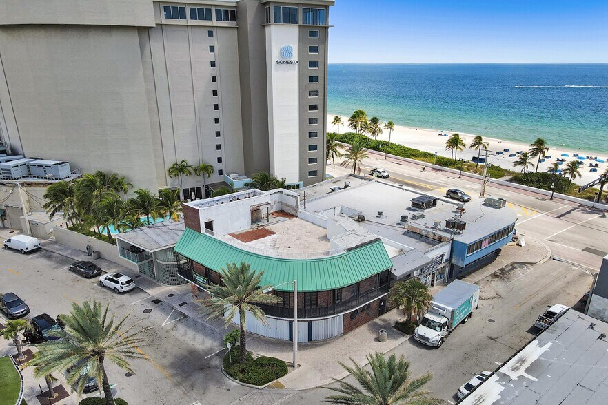 More Photos Of 900 Sunrise Ln, Fort Lauderdale Bar For Lease