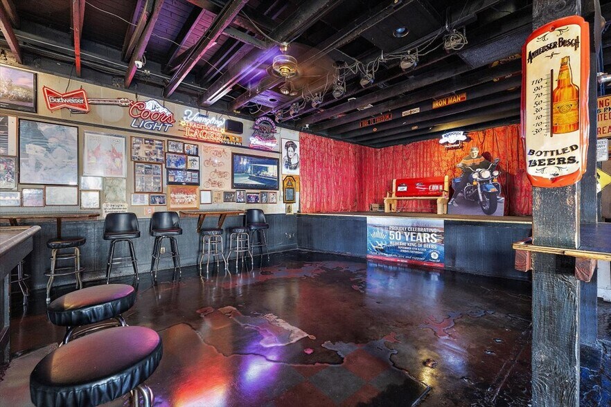 More Photos Of 7 Center st, Folly Beach General Retail For Sale