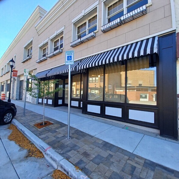 More Photos Of 349 W Broadway, Waukesha General Retail For Lease