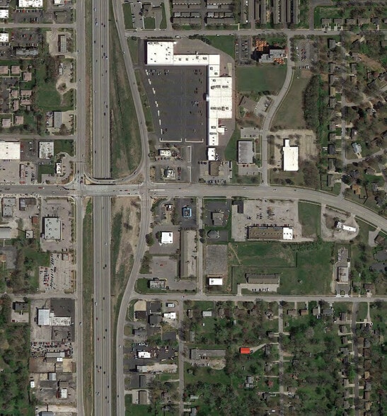 More Photos Of 13111 Spring St, Grandview Religious Facility For Lease