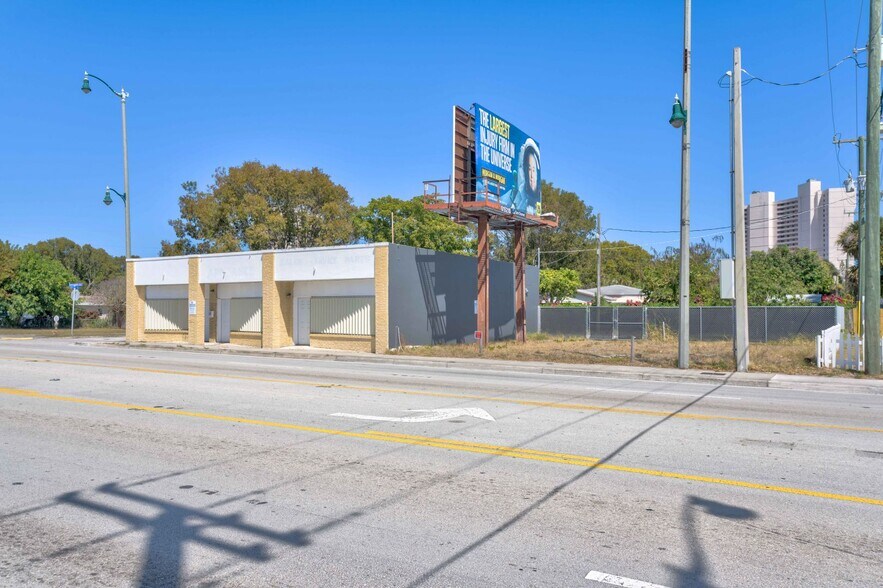 More Photos Of 5112 Broadway Ave, West Palm Beach Freestanding For Lease