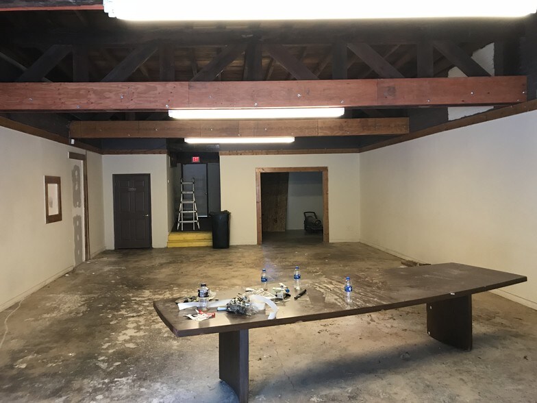 More Photos Of 1717 Warm Springs Rd, Columbus Office For Lease