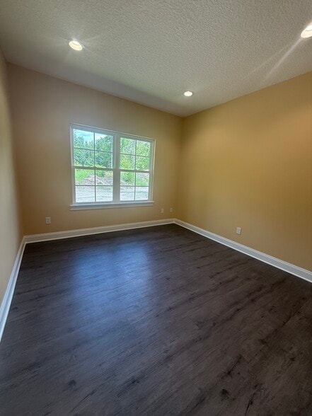 More Photos Of 100 Roberts Village Ct, Fruit Cove Unknown For Lease