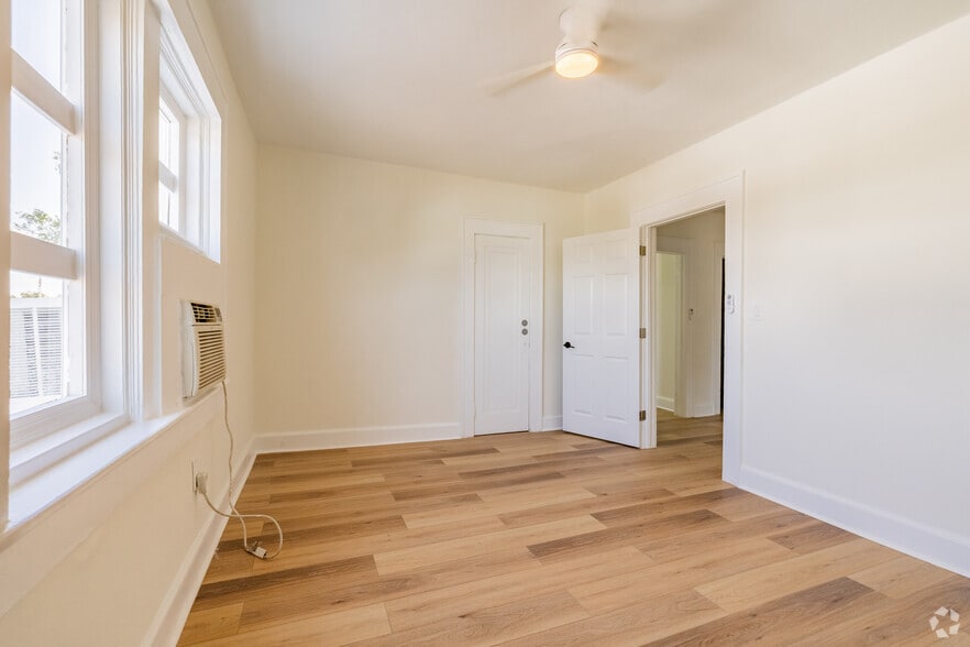 More Photos Of 218 N Pinellas Ave, Tarpon Springs Apartments For Sale