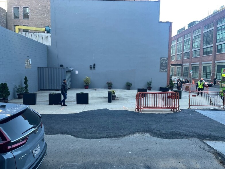More Photos Of 56 Jay St, Brooklyn Land For Lease