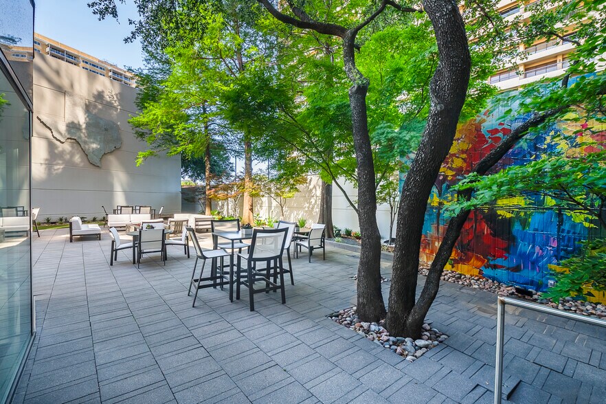 More Photos Of 3811 Turtle Creek Blvd, Dallas Office For Lease