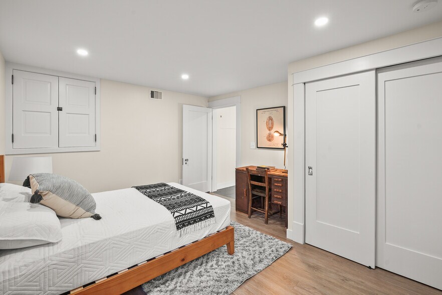 More Photos Of 844 E Kensington Rd, Los Angeles Specialty For Sale