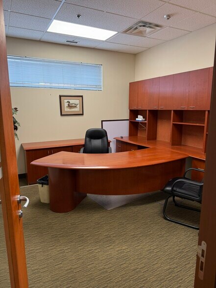 More Photos Of 4646 Dufferin St, Toronto Medical For Lease