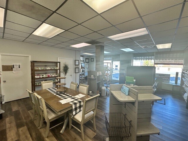 More Photos Of 610 E Franklin St, Monroe Drugstore For Sale