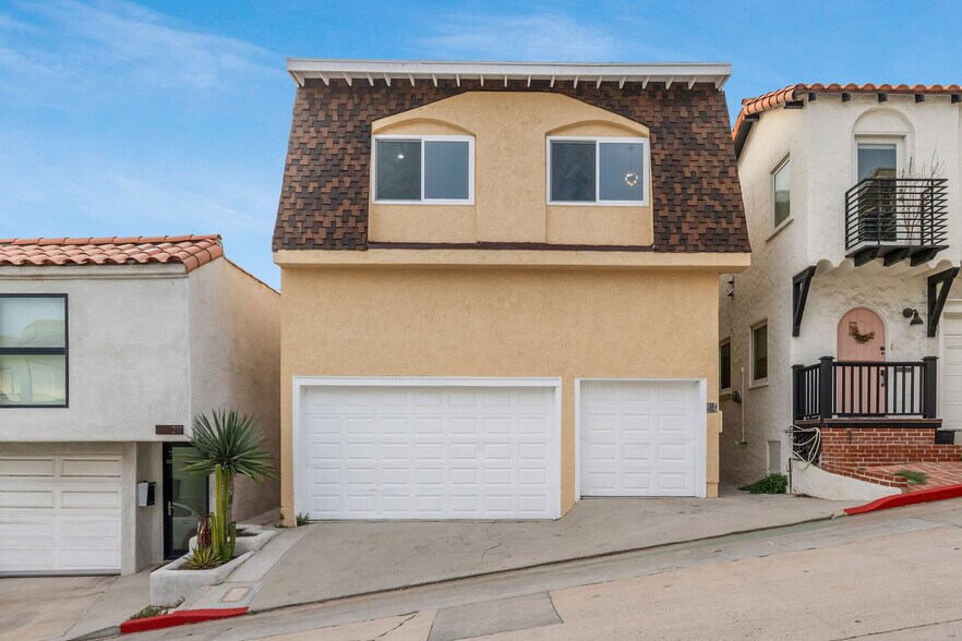 More Photos Of 217 43rd St, Manhattan Beach Apartments For Sale