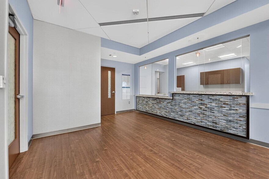 More Photos Of 24430 Stone Springs Blvd, Sterling Medical For Sale