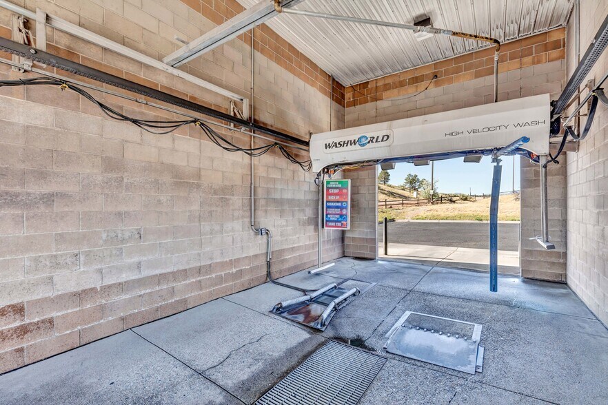 More Photos Of 725 Village Center Dr, Colorado Springs Carwash For Sale