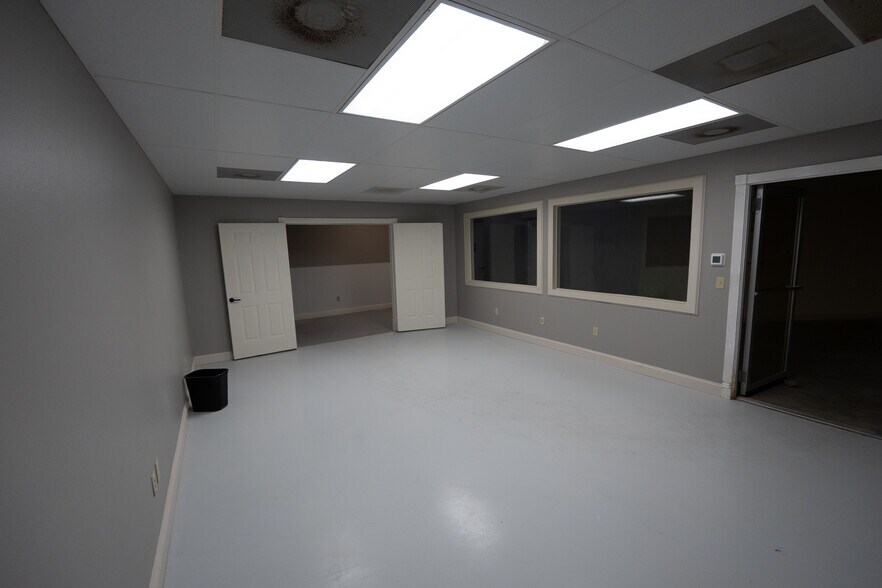 More Photos Of 12633 Shiloh Church Rd, Houston Warehouse For Sale