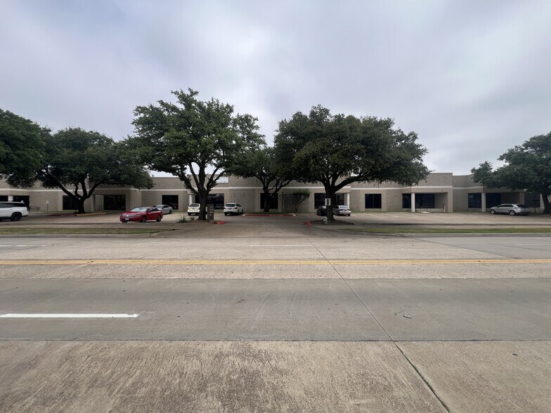 More Photos Of 1400 S Sherman St, Richardson Light Distribution For Lease
