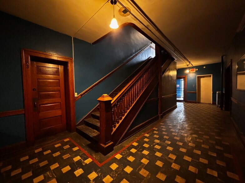 More Photos Of 512 N Lincoln St, Bay City Apartments For Sale
