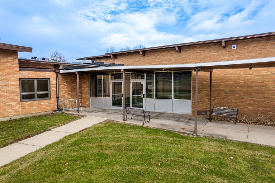 More Photos Of S5864 State Highway 23, Loganville Light Distribution For Sale