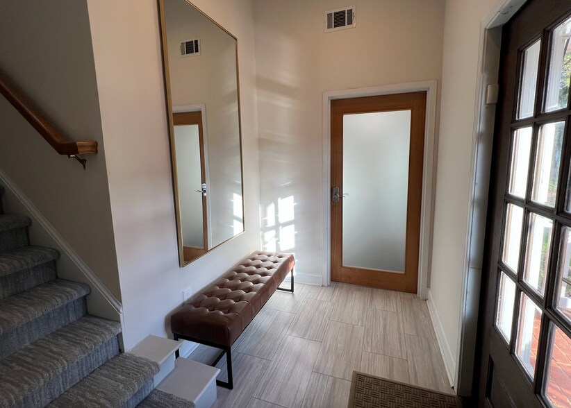 More Photos Of 10898 Crabapple Rd, Roswell Office For Lease