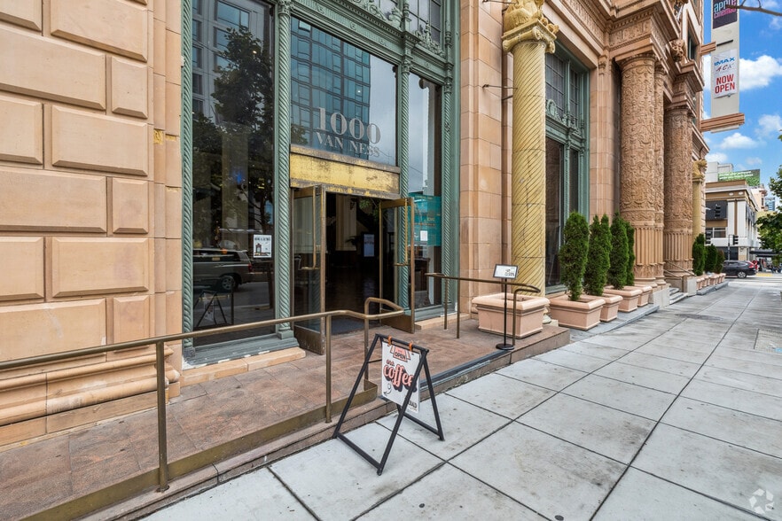 More Photos Of 1000 Van Ness Ave, San Francisco Apartments For Lease