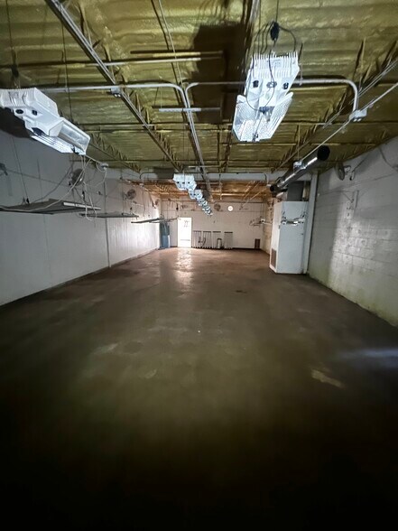 More Photos Of 2804 NW 10th St, Oklahoma City Manufacturing For Sale