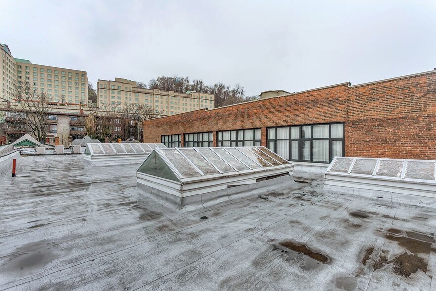 More Photos Of 420 N Craig St, Pittsburgh General Retail For Sale