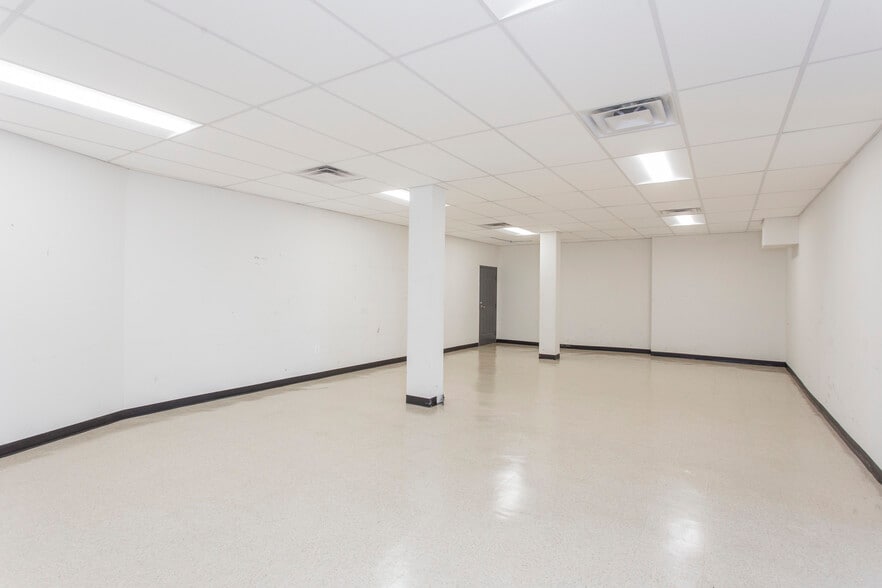 More Photos Of 2300 W 4th St, Chester Light Distribution For Lease